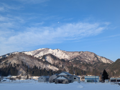 PXL_20251207_225211553